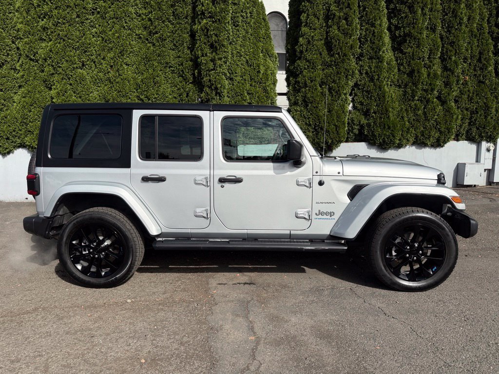 Used 2023 Jeep Wrangler Unlimited Sahara AWD/4WD image 12