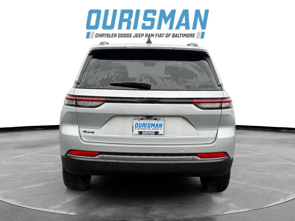 New 2026 Jeep Grand Cherokee Laredo image 5