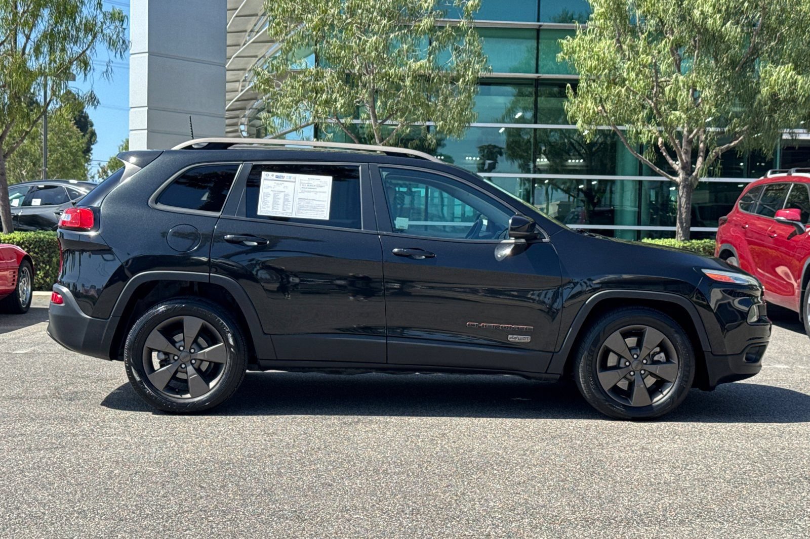 Used 2016 Jeep Cherokee 75th Anniversary FWD image 3