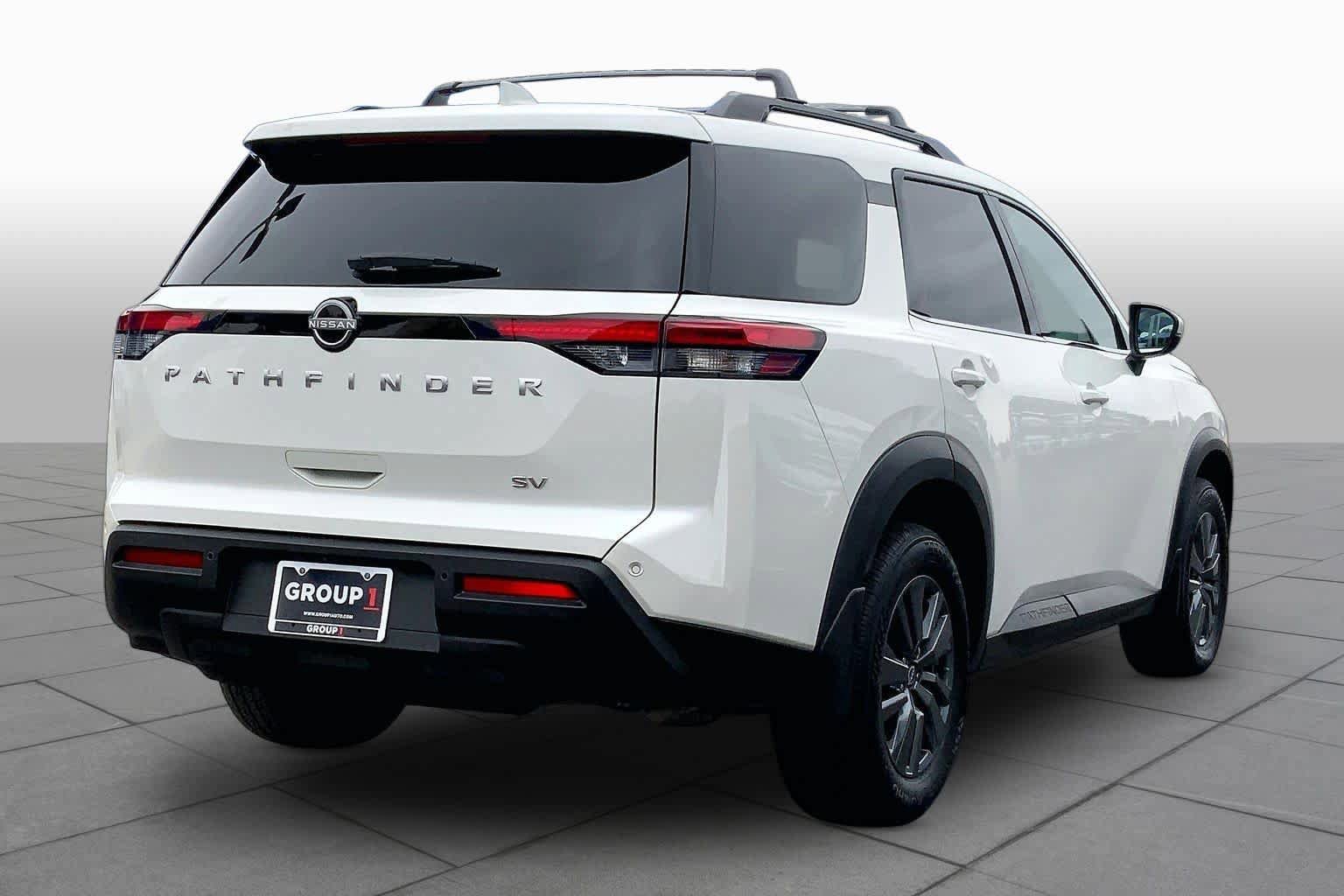 Used 2024 Nissan Pathfinder SV FWD image 13