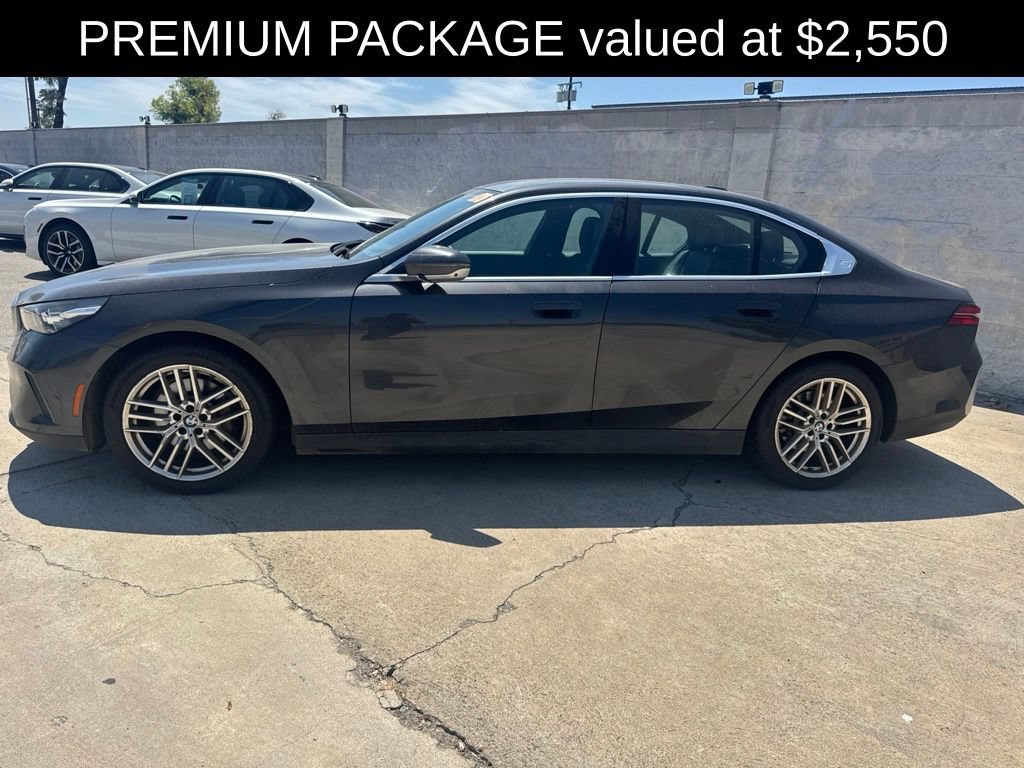 Used 2024 BMW 530i RWD image 2