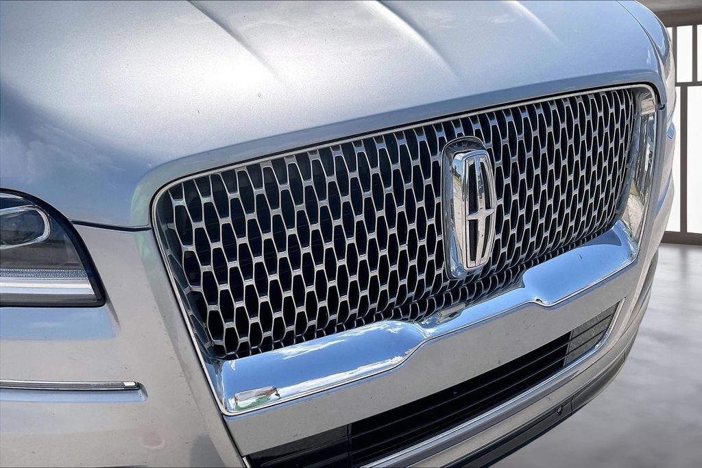 Used 2023 Lincoln Navigator 2WD image 30