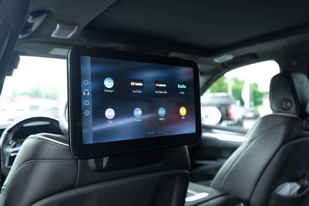 Used 2025 Cadillac Escalade ESV V AWD/4WD image 24