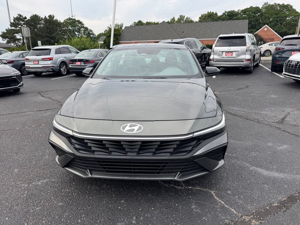 Used 2026 Hyundai Elantra Sport FWD image 3