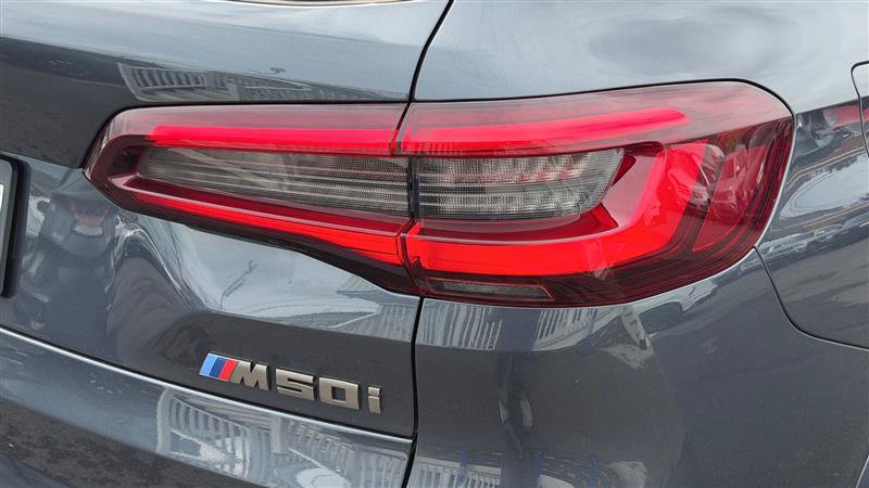 Used 2022 BMW X5 M50i AWD/4WD image 13
