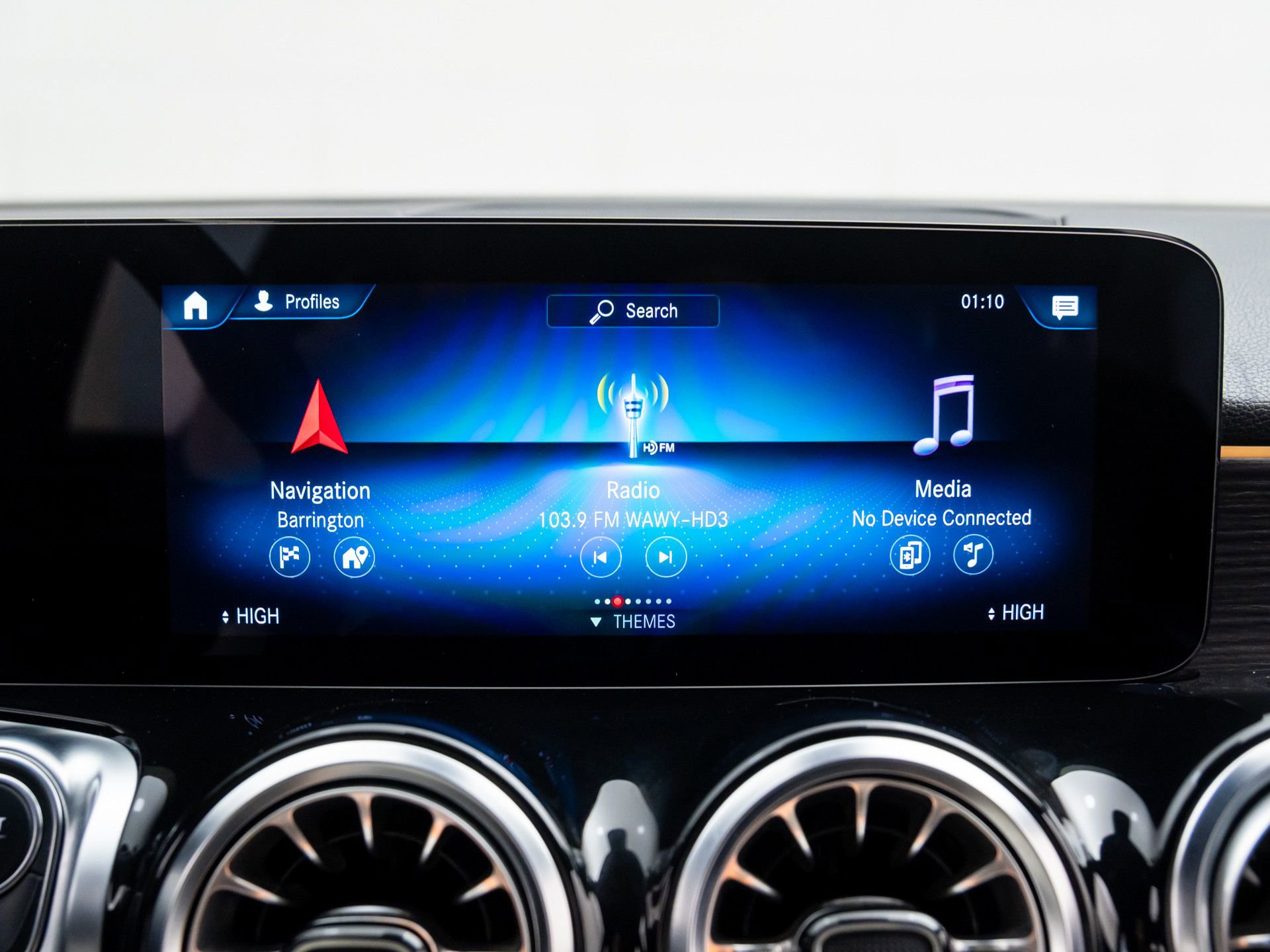 Certified 2023 Mercedes-Benz EQB 250+ w/ Exclusive Package image 25