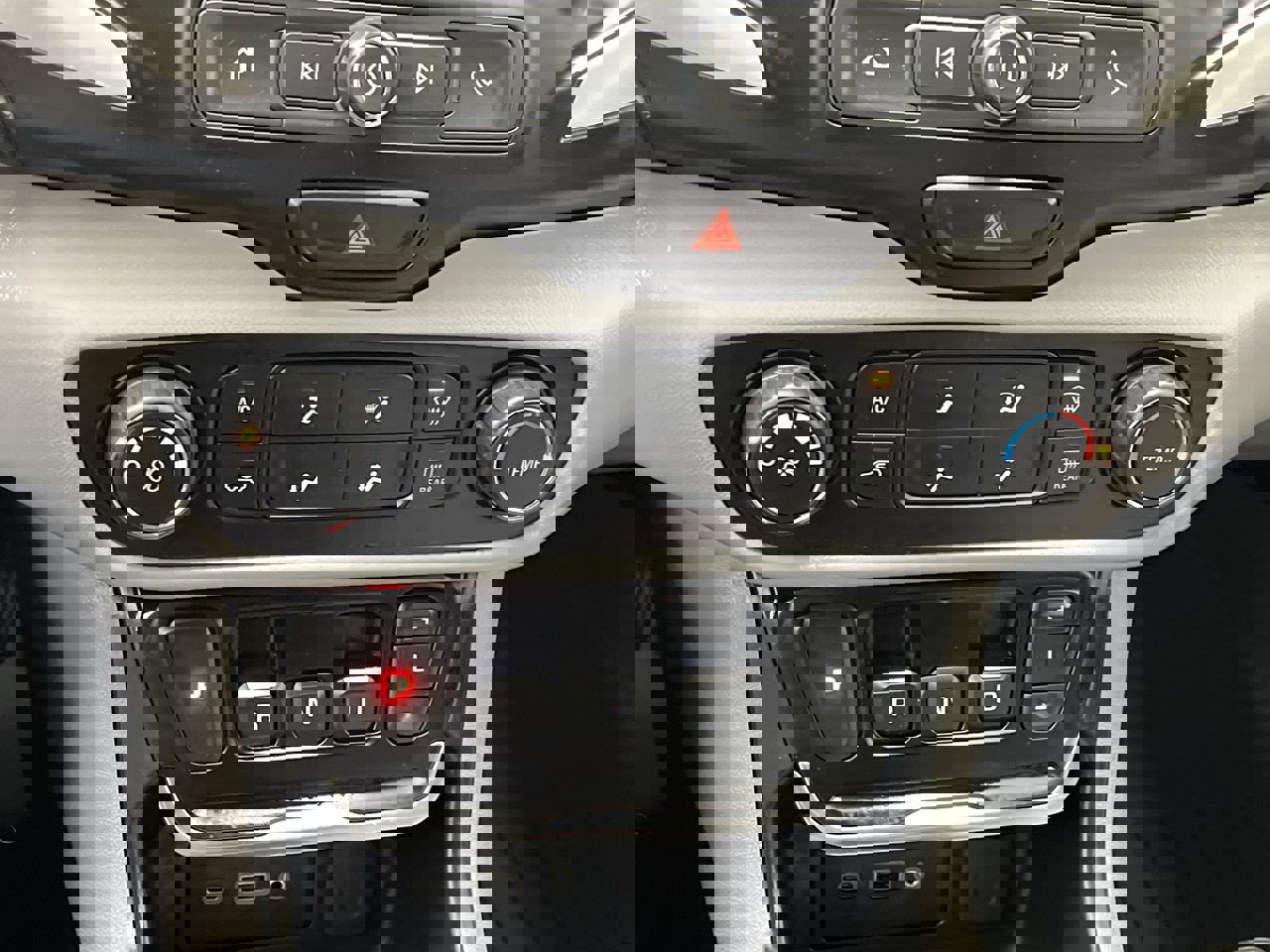 Used 2021 GMC Terrain SLE AWD/4WD image 18