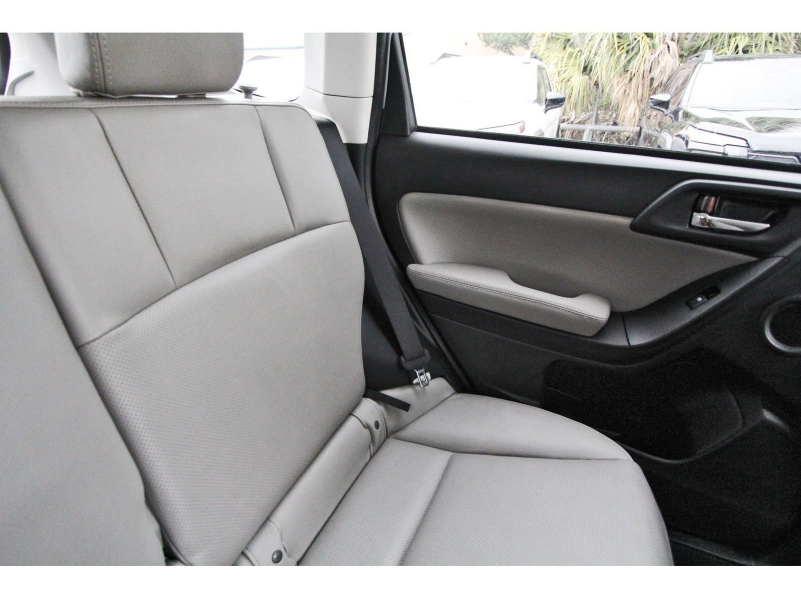 Used 2015 Subaru Forester 2.5i Touring w/ Eyesight & Navigation System AWD/4WD image 12