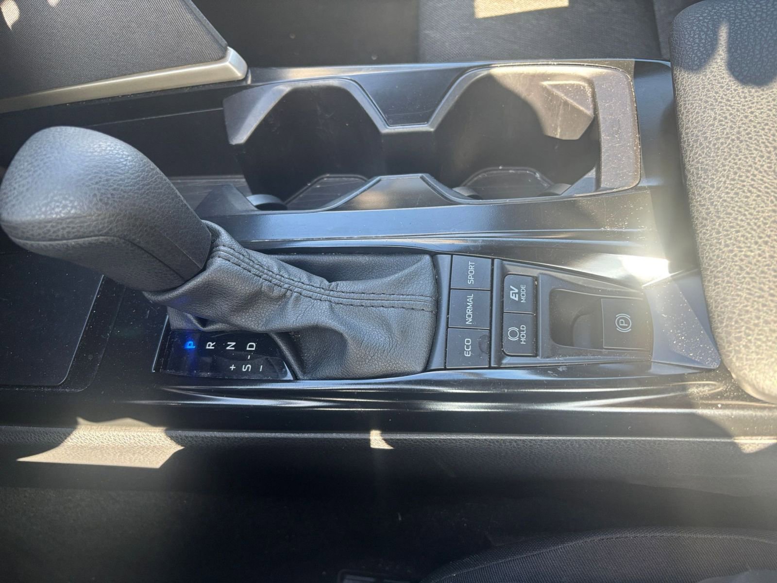 Used 2025 Toyota Camry LE image 39