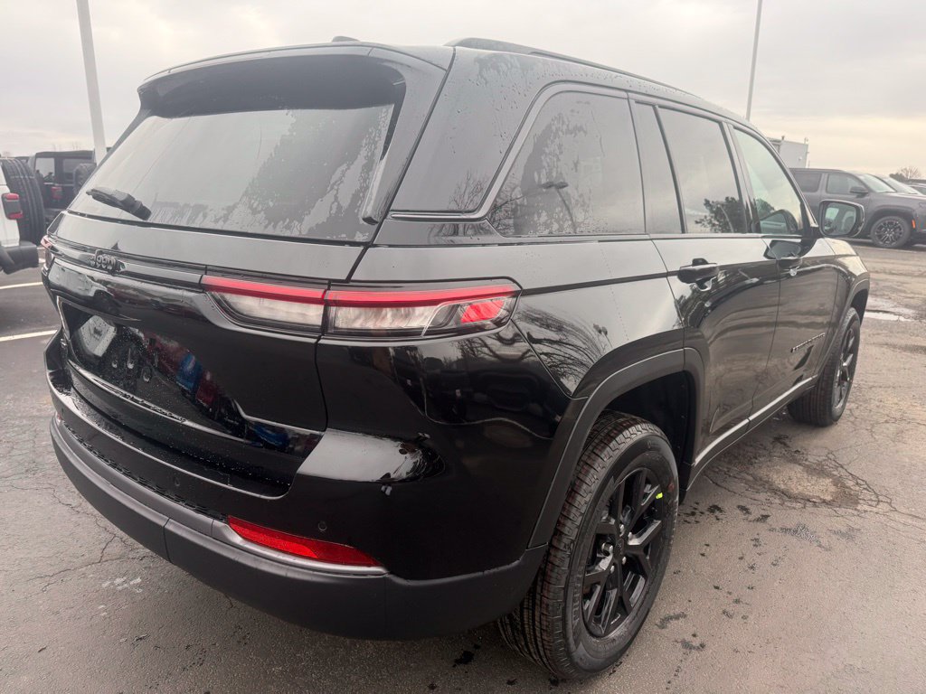 New 2026 Jeep Grand Cherokee Altitude AWD/4WD image 3