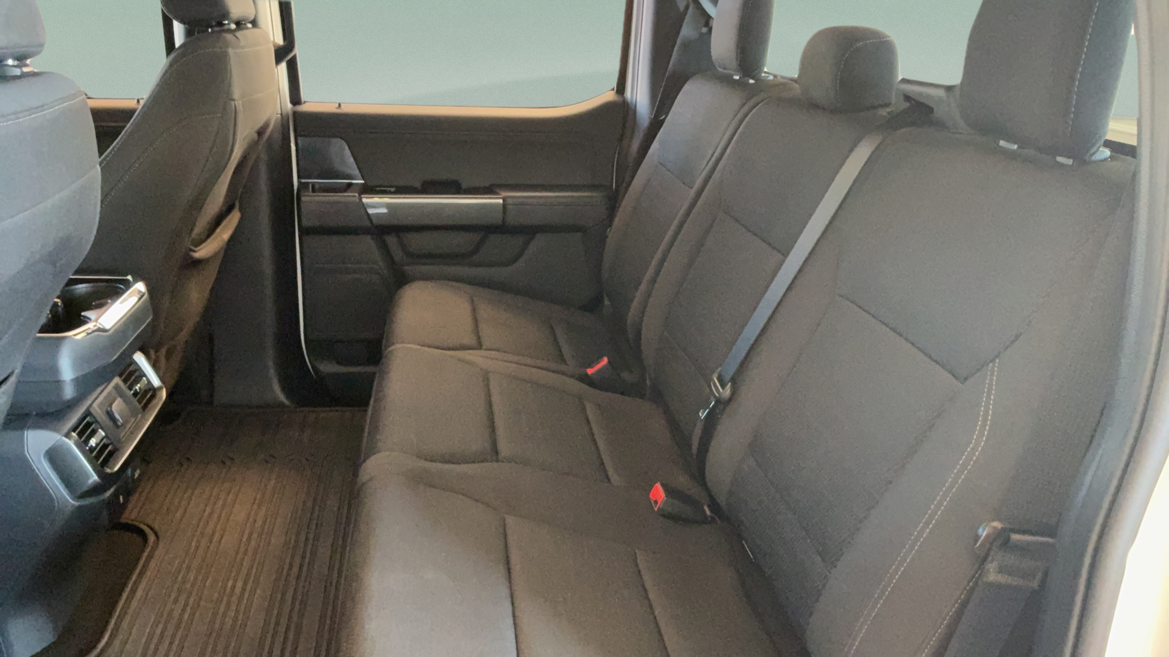 Used 2022 Ford F150 XLT w/ Equipment Group 302A High AWD/4WD image 31