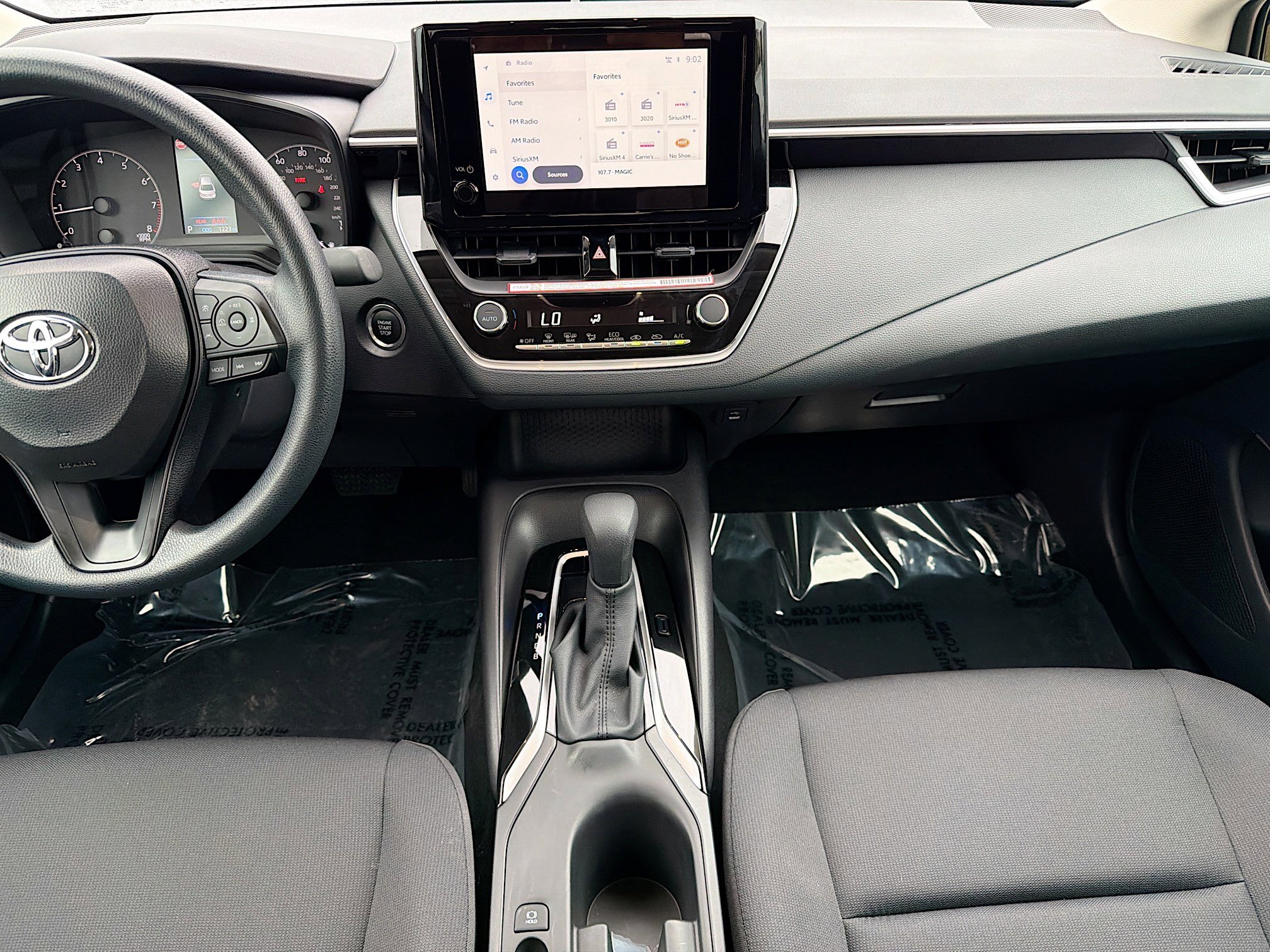 Used 2025 Toyota Corolla LE image 18