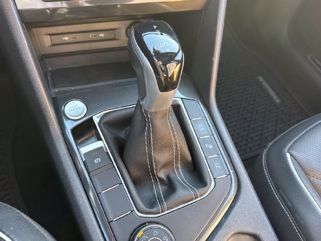 Used 2023 Volkswagen Tiguan SEL R-Line AWD/4WD image 37