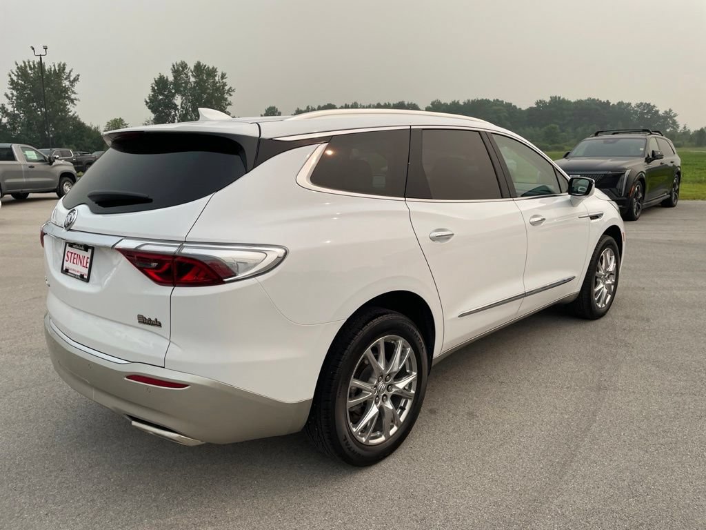 Used 2024 Buick Enclave Premium w/ Experience Buick Package FWD image 9