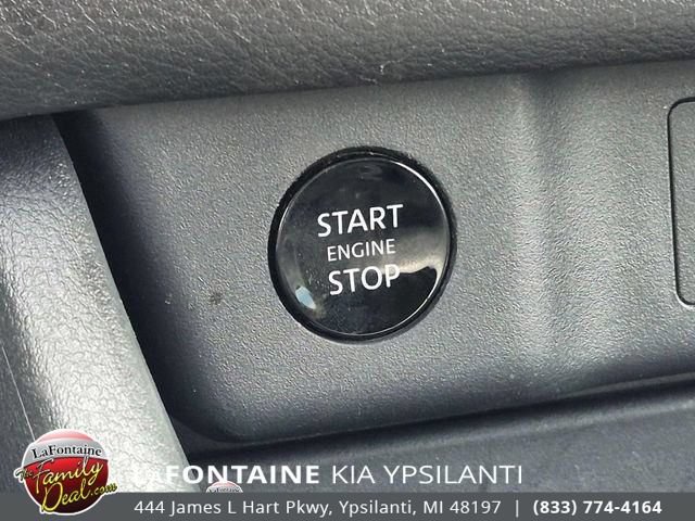 Used 2025 Nissan Rogue SV FWD image 21