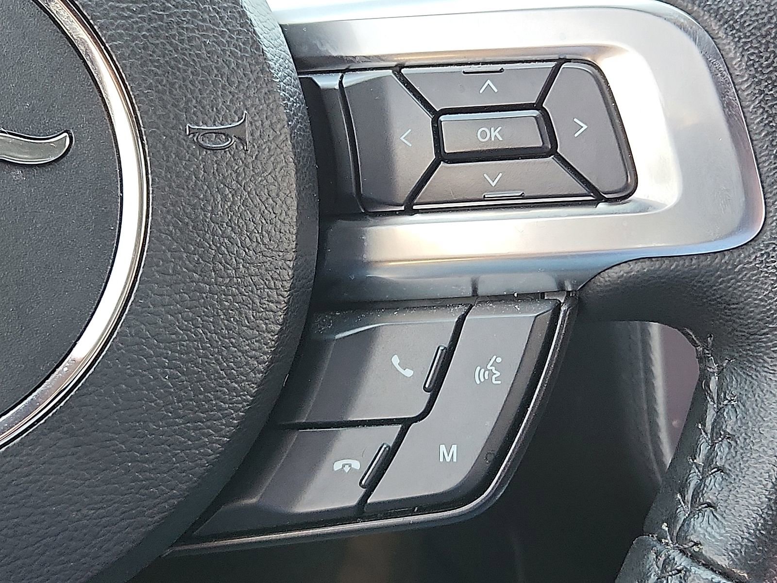 Used 2022 Ford Mustang EcoBoost image 12