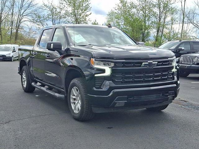 Used 2023 Chevrolet Silverado 1500 RST w/ Convenience Package II AWD/4WD image 2