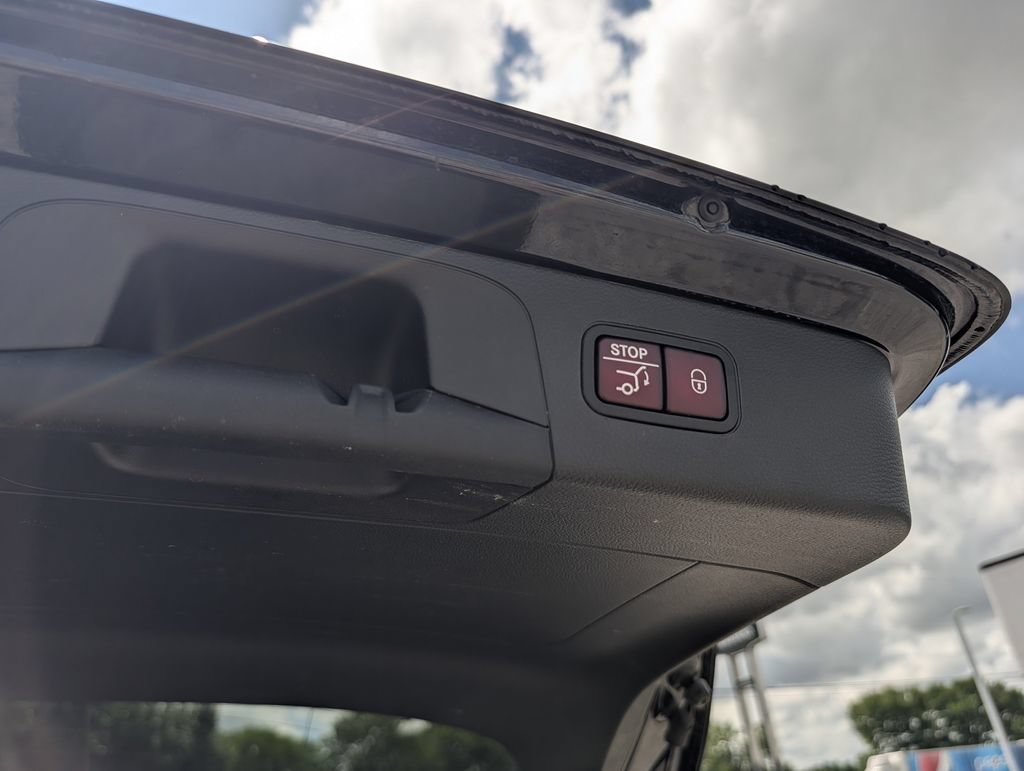 Used 2022 Mercedes-Benz GLC 300 image 28