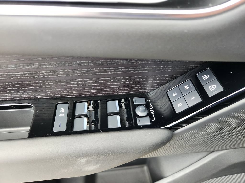 New 2026 Land Rover Range Rover Velar Belgravia AWD/4WD image 18