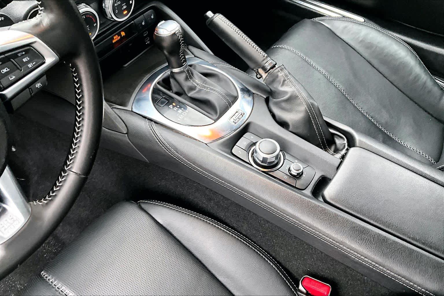 Used 2025 MAZDA MX-5 Miata RF Grand Touring RWD image 14