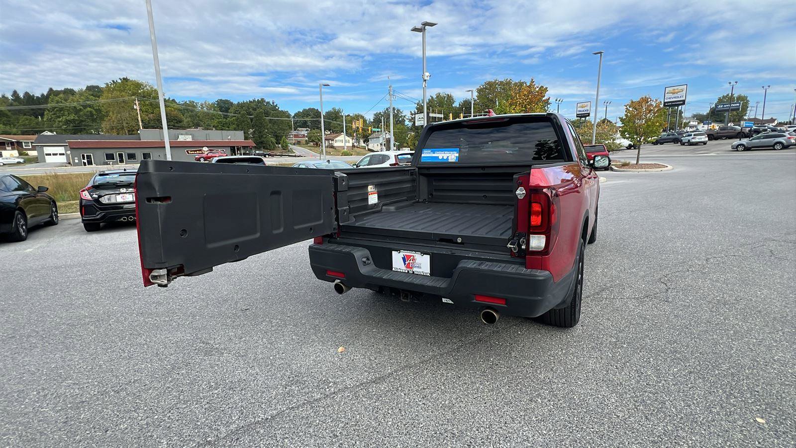 Used 2023 Honda Ridgeline Sport image 17