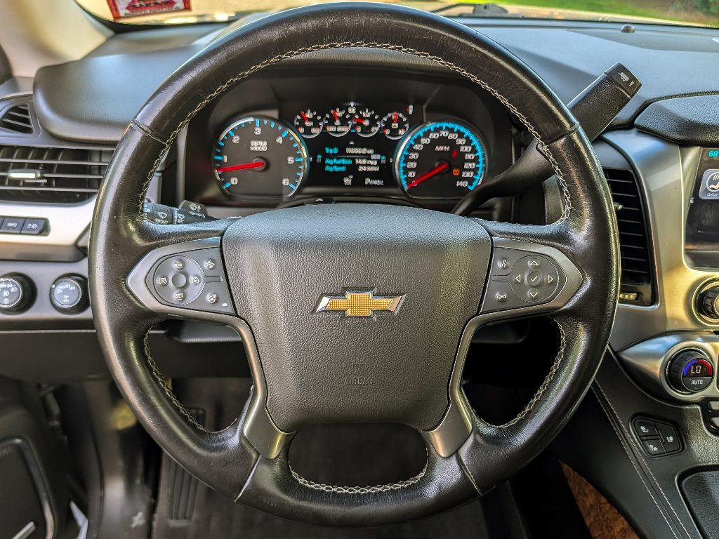Used 2019 Chevrolet Suburban Premier AWD/4WD image 19