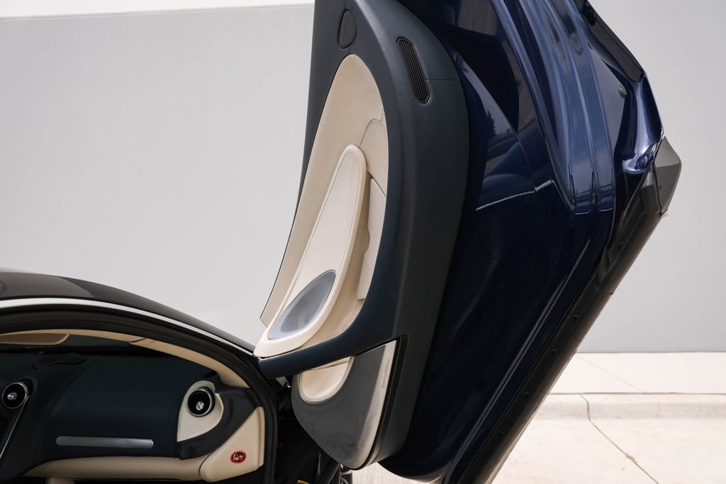 Used 2020 McLaren GT RWD image 21