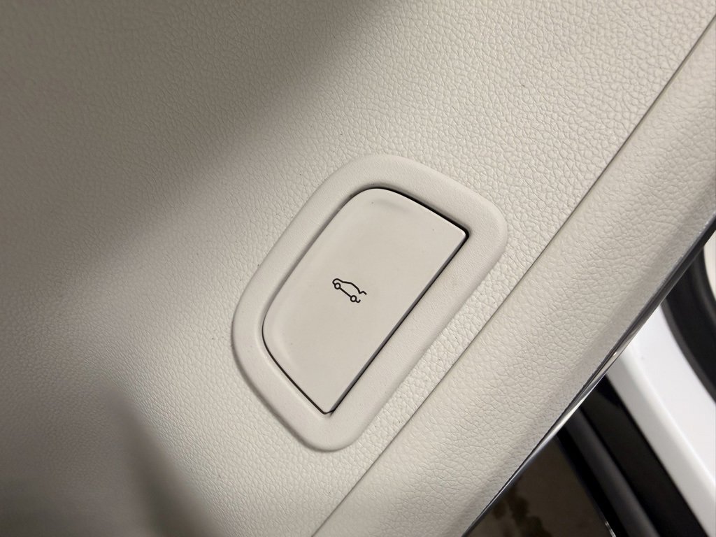 Used 2024 GMC Acadia Denali image 28