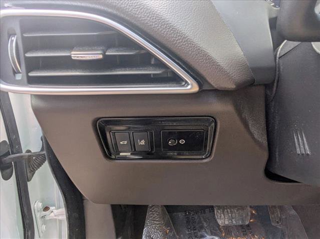 Used 2018 Jaguar F-PACE Prestige image 19