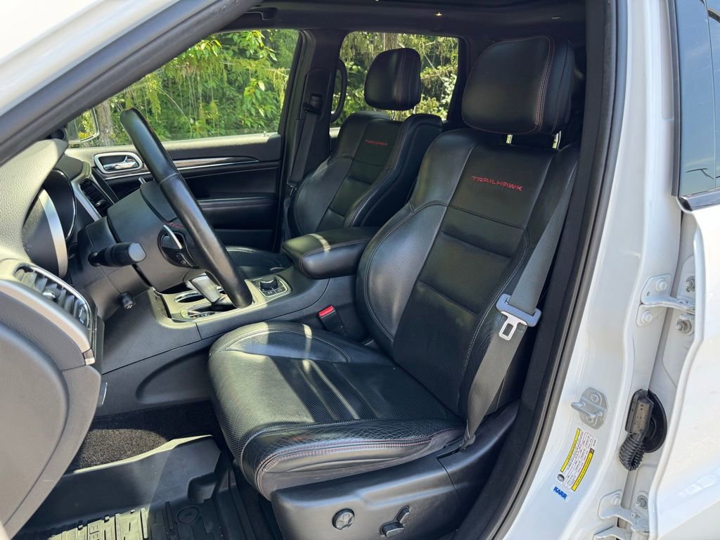 Used 2018 Jeep Grand Cherokee Trailhawk w/ Trailhawk Luxury Group AWD/4WD image 10