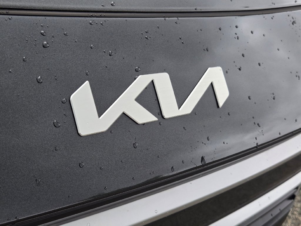 New 2026 Kia Niro EX FWD image 5