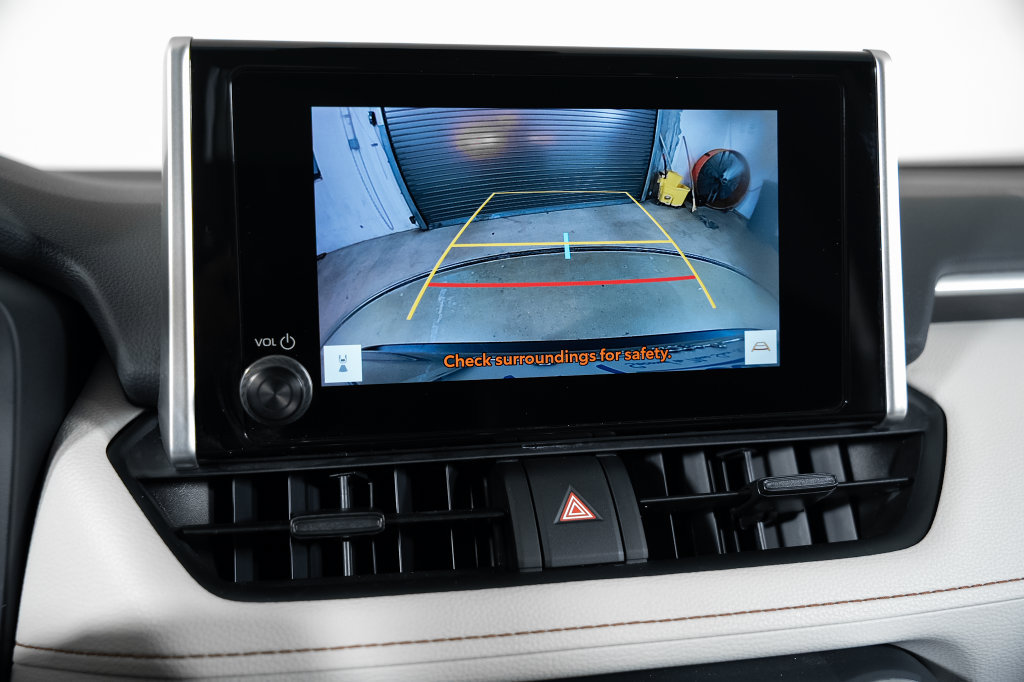 Used 2025 Toyota RAV4 XLE FWD image 30