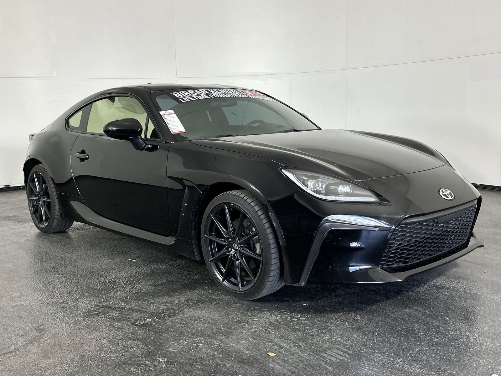 Used 2023 Toyota GR86 Premium w/ ALL Weather Mat Package (TMS) image 2