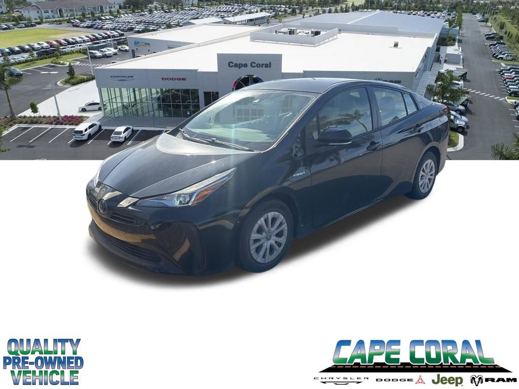 Used 2021 Toyota Prius LE FWD image 1