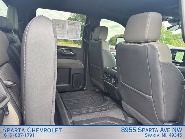 Used 2024 Chevrolet Silverado 2500 ZR2 w/ Technology Package AWD/4WD image 34