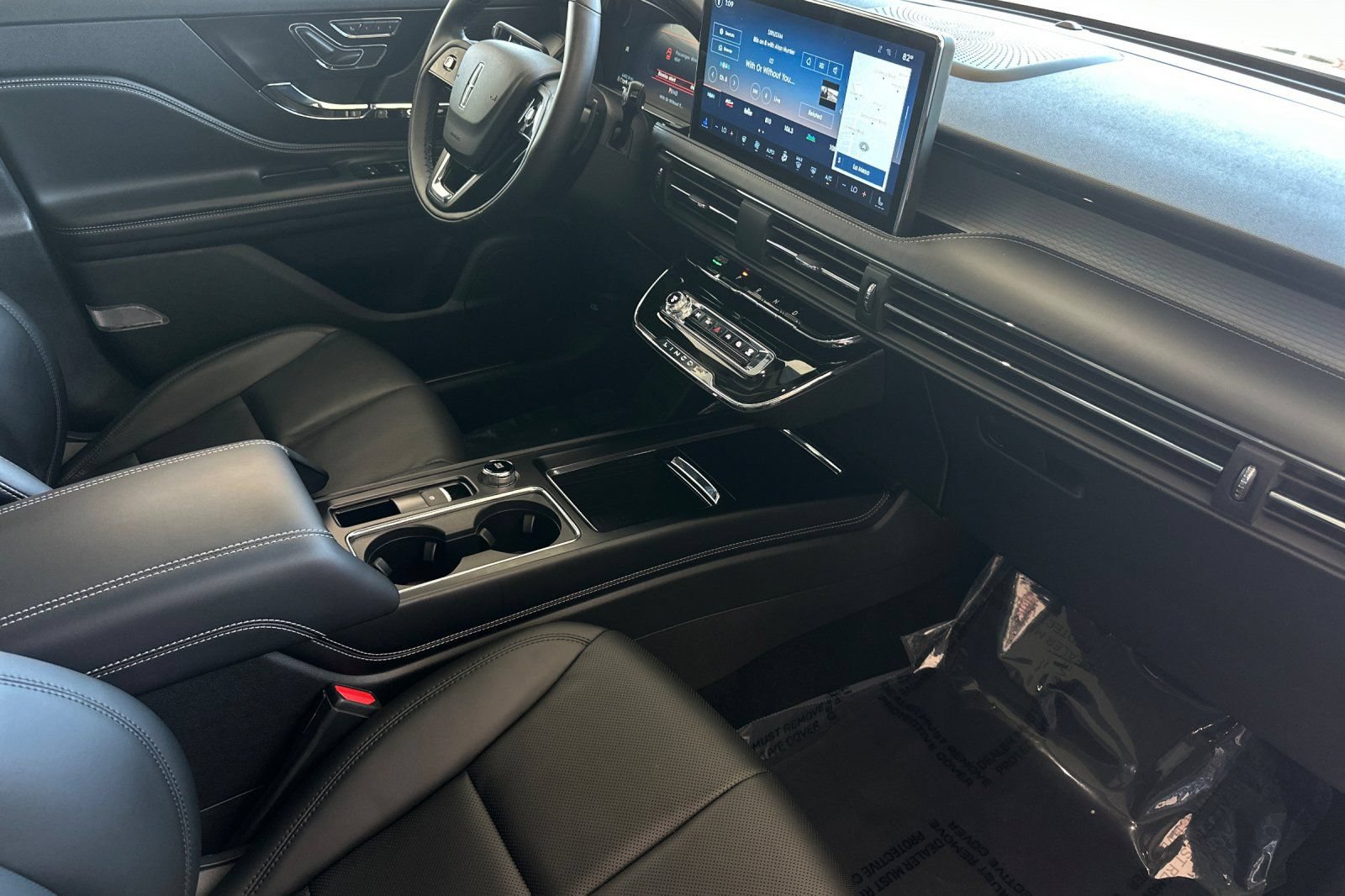 Certified 2025 Lincoln Corsair AWD w/ Equipment Group 101A image 15