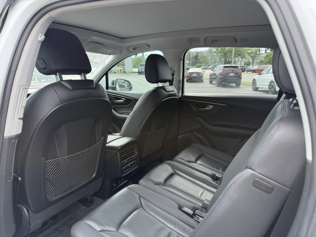 Used 2023 Audi Q7 3.0T Premium Plus w/ Premium Plus Package AWD/4WD image 6