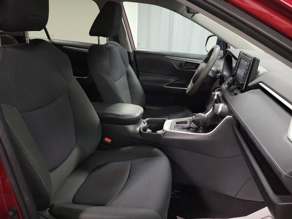 Used 2021 Toyota RAV4 LE image 23
