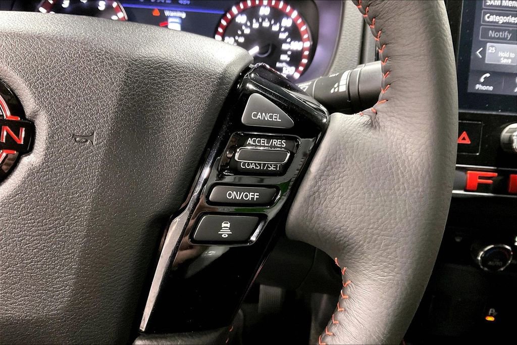 Used 2025 Nissan Frontier PRO-4X image 24