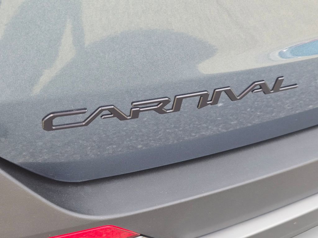 Certified 2025 Kia Carnival SX w/ SX Dark Edition Package image 12