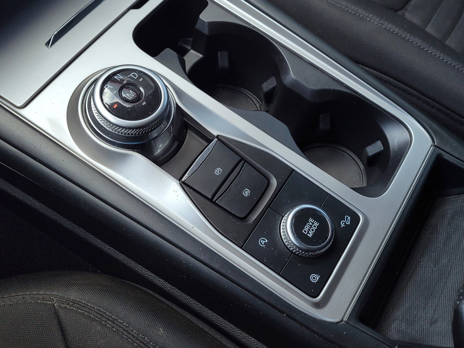 Used 2020 Ford Explorer XLT w/ Comfort Package image 18