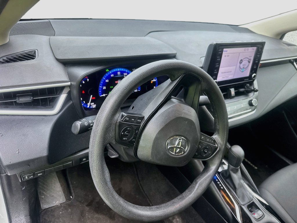 Used 2022 Toyota Corolla LE w/ Carpet Mat Package (TMS) FWD image 10