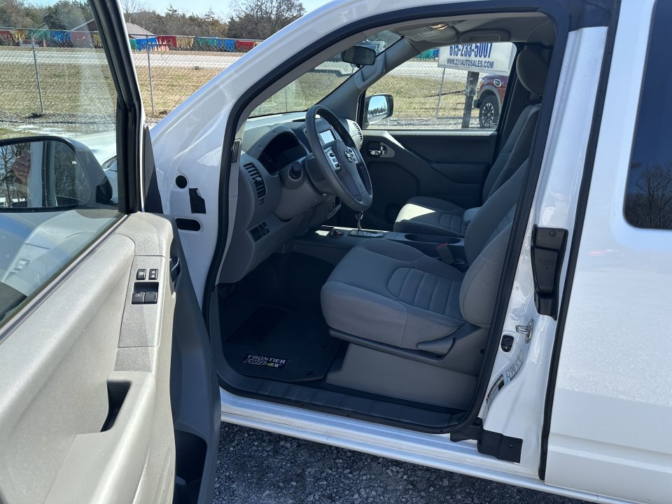 Used 2020 Nissan Frontier S image 13