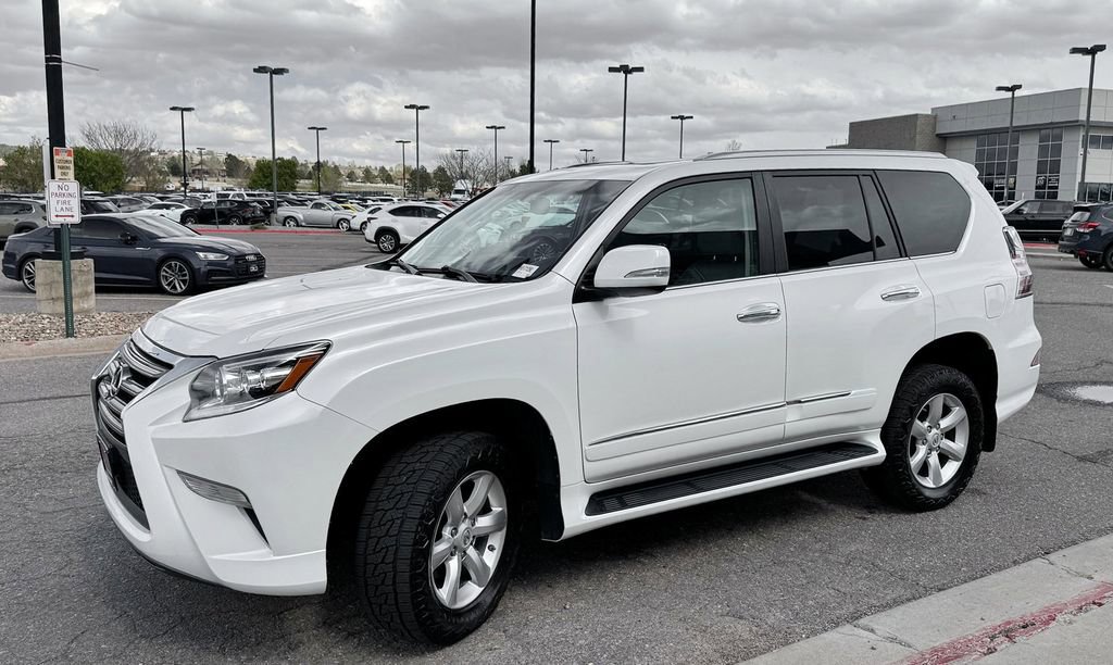 Used 2017 Lexus GX 460 w/ Navigation Package AWD/4WD image 4