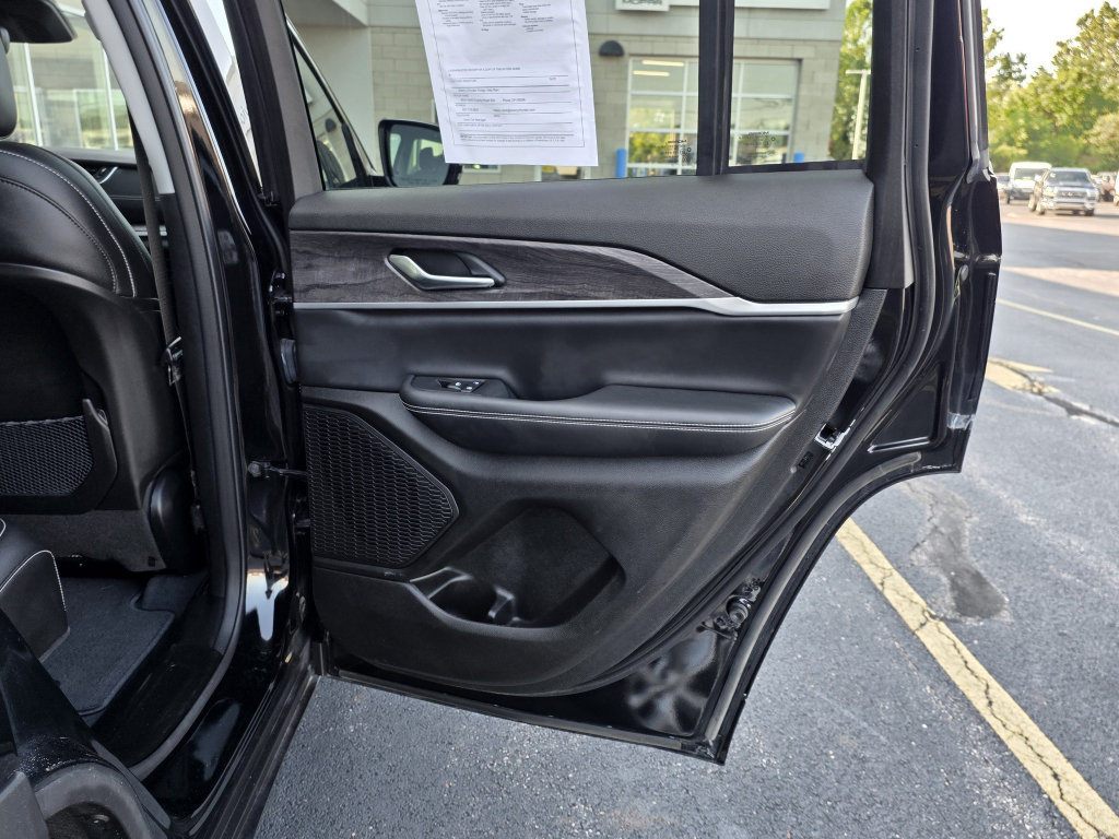 Used 2023 Jeep Grand Cherokee Limited AWD/4WD image 49