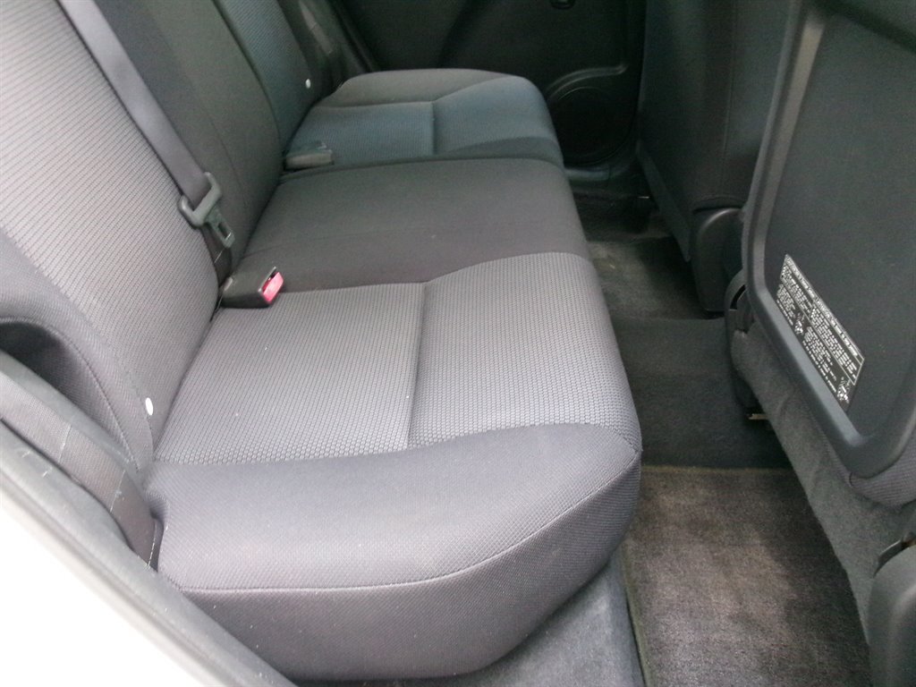 Used 2005 Pontiac Vibe w/ Power Group Value Package FWD image 31