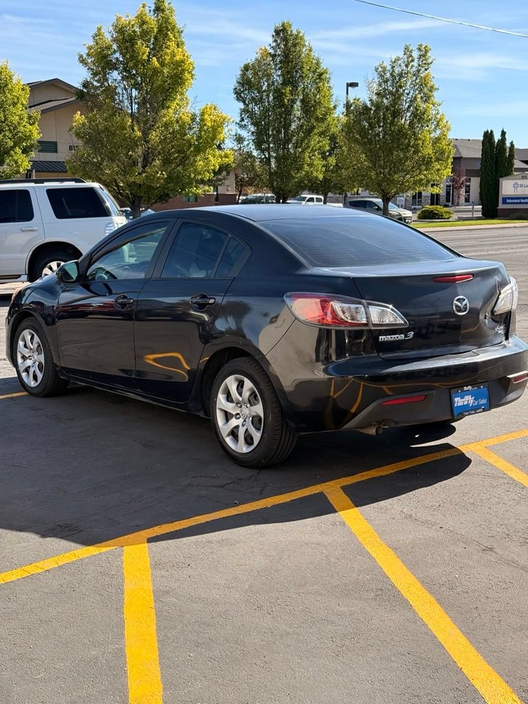 Used 2011 MAZDA MAZDA3 i Sport FWD image 5
