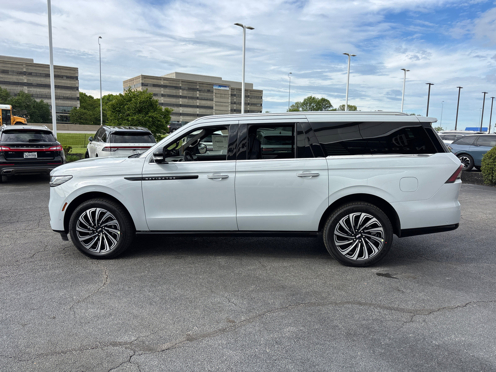 New 2025 Lincoln Navigator L Black Label image 4