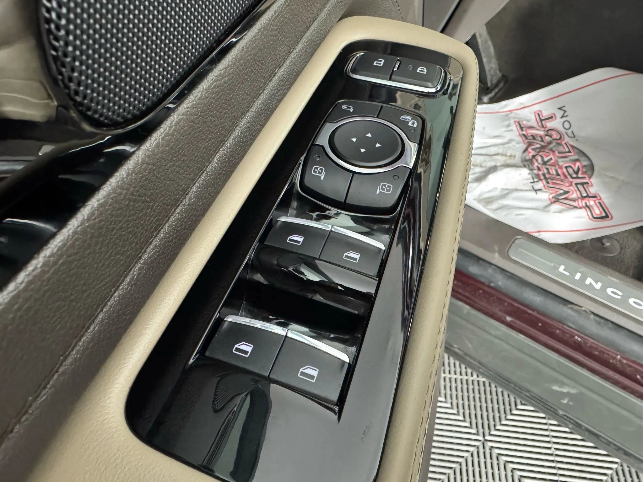 Used 2022 Lincoln Aviator Reserve w/ Elements Package Plus image 45