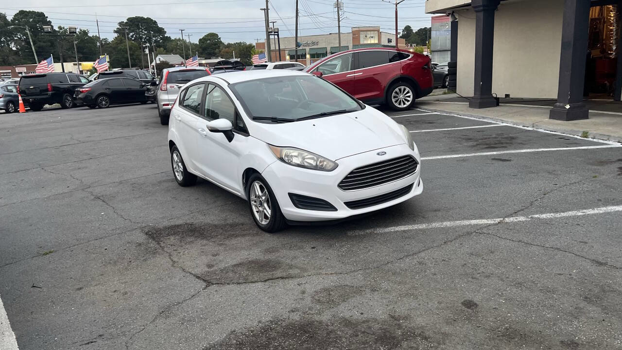Used 2018 Ford Fiesta SE FWD image 3